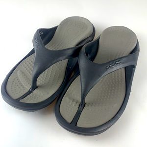 Men’s size 11 croc’s flip flops